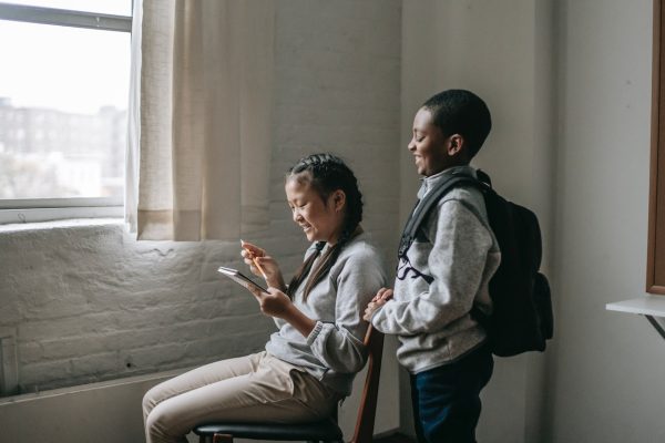 Does Online Schooling Serve as a Balm for Anxiety? A British Perspective 1 Does Online Schooling Serve as a Balm for Anxiety? A British Perspective