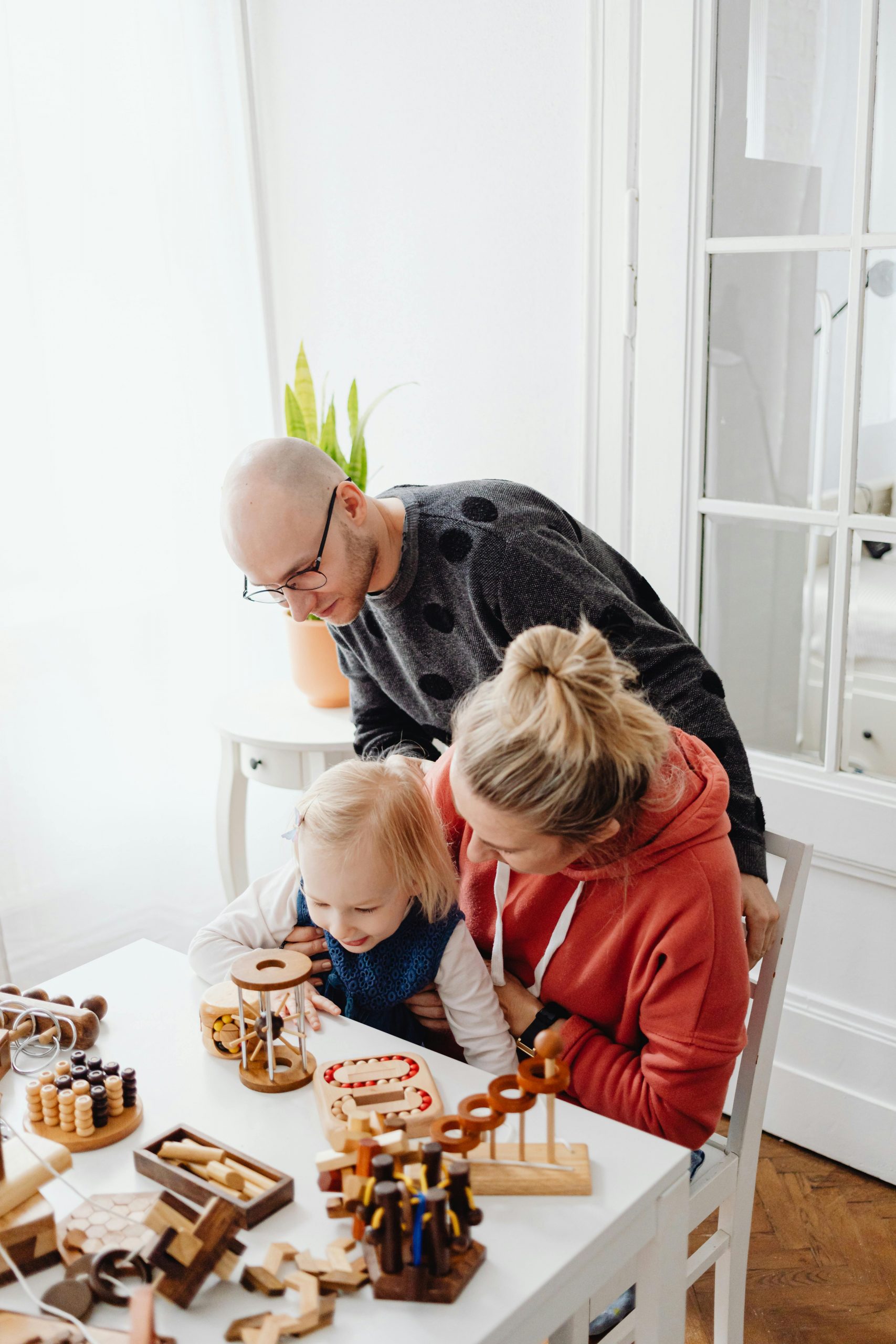 A Parent's Guide to Balancing Your Child's Daily Schedule 1 A Parent’s Guide to Balancing Your Child’s Daily Schedule