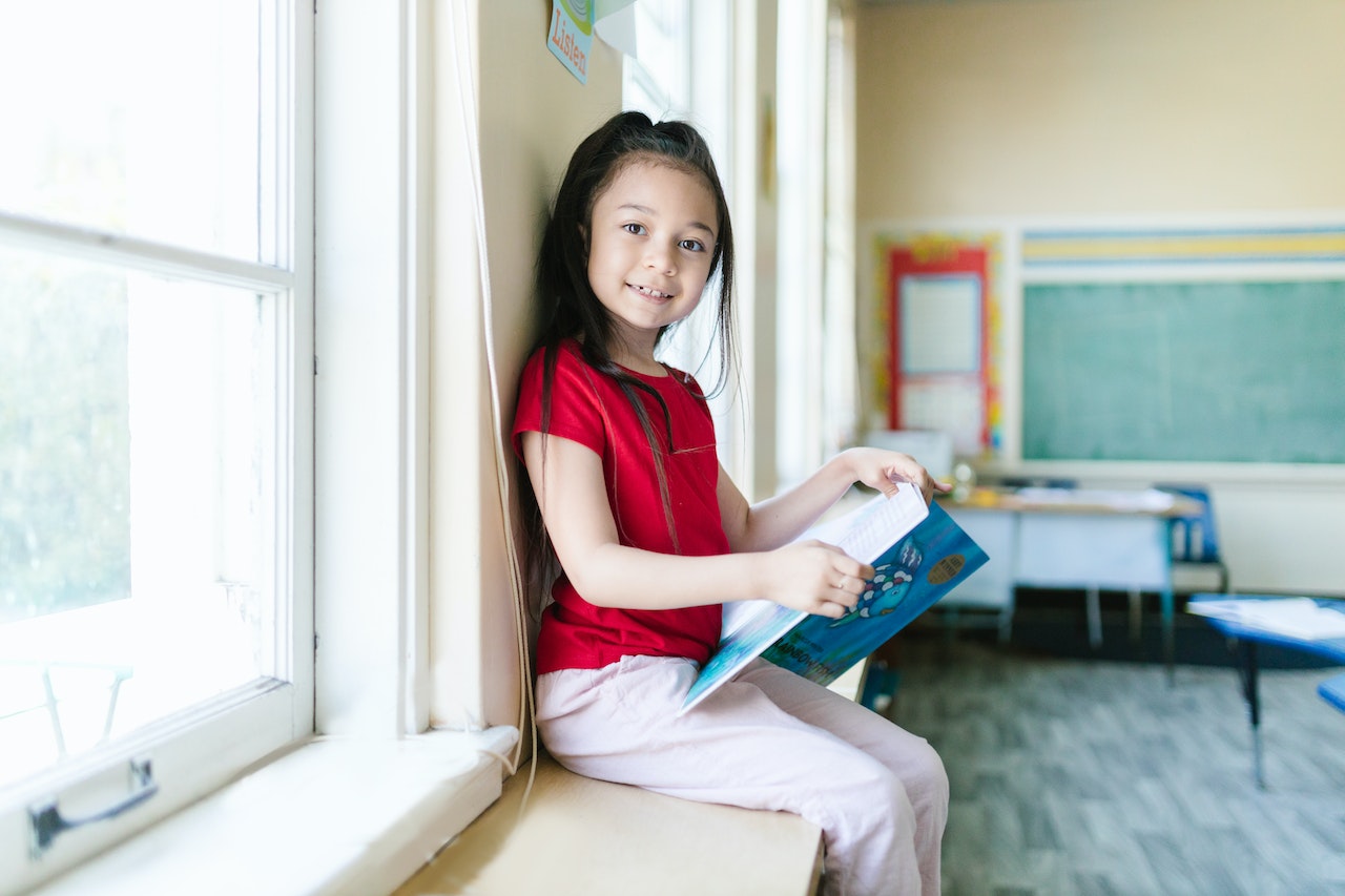 Advantages of Online Primary School: Empowering Education in the Digital Age 1 Advantages of Online Primary School: Empowering Education in the Digital Age