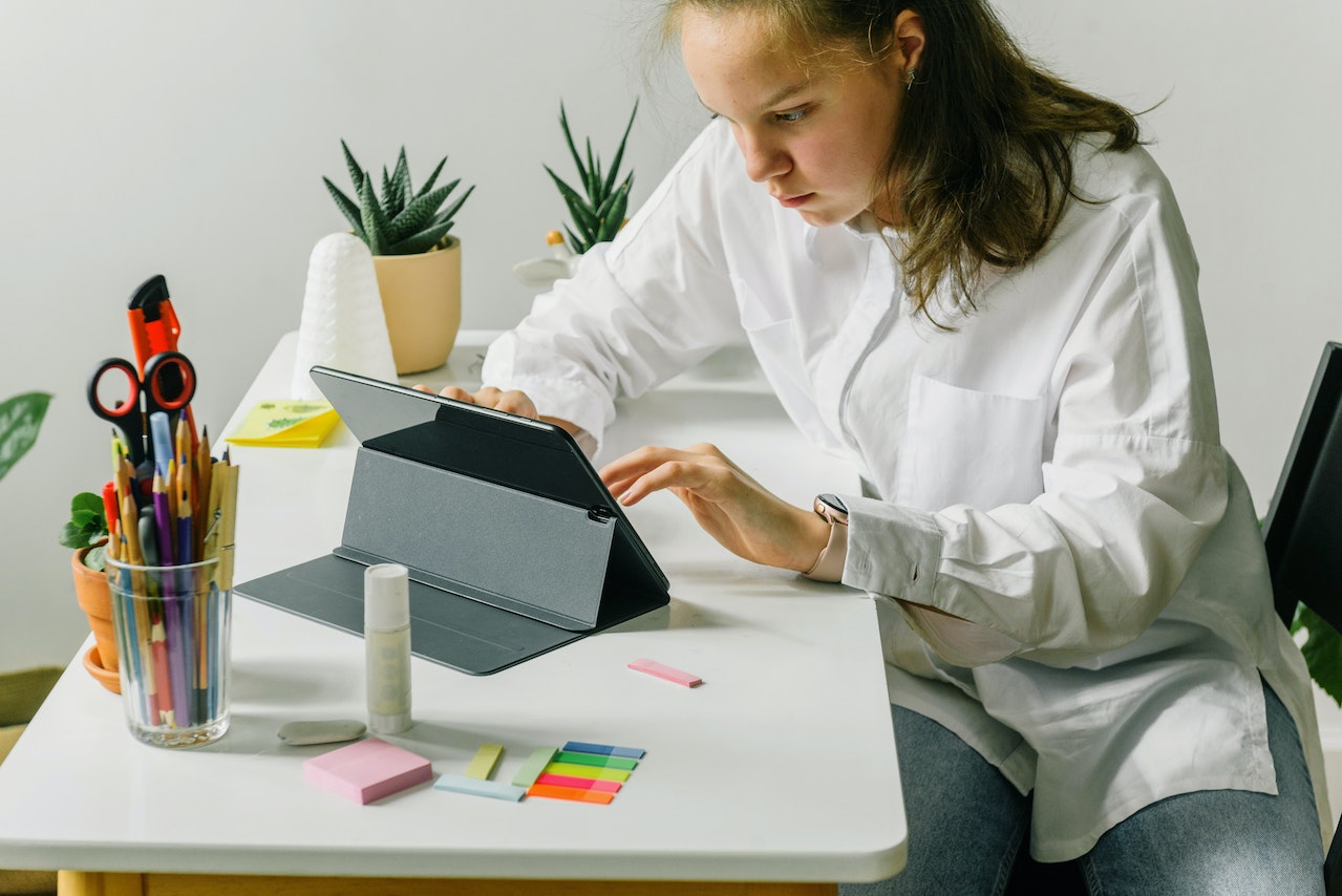 Adapting to UK GCSE Homeschooling 1 Adapting to UK GCSE Homeschooling