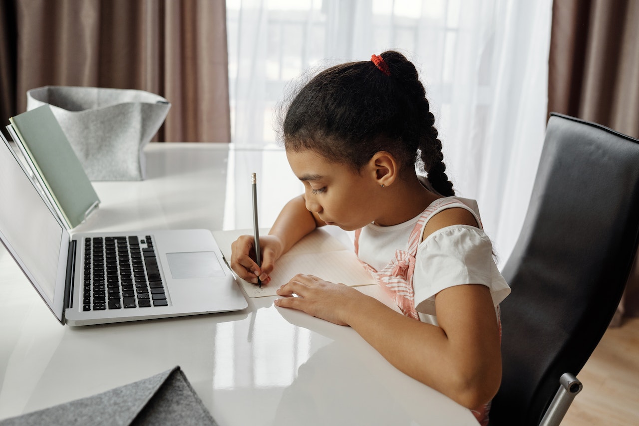 Exploring the Benefits of Online Course for IGCSE English Tests 4 Exploring the Benefits of Online Course for IGCSE English Tests