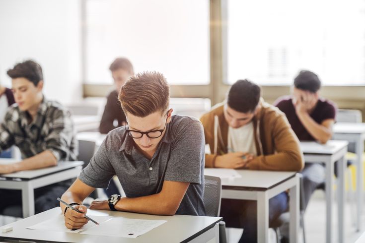 Are High Schools In The UK Still Learning Online? 2 Are High Schools In The UK Still Learning Online?