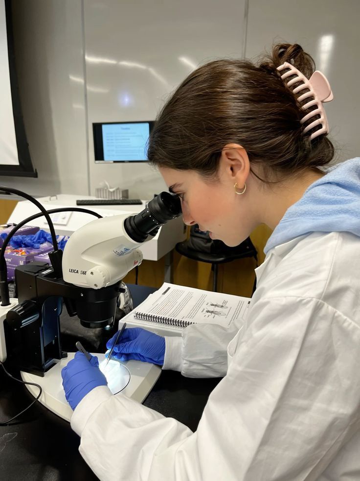 Secondary School Biology Curriculum UK 1 Secondary School Biology Curriculum UK