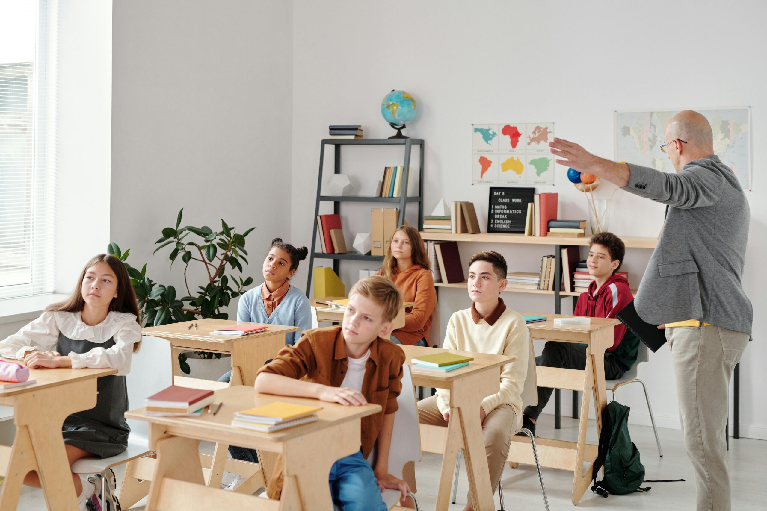 The Digital Quest: Can I Get A Real Diploma from an Online UK School? 1 UK Secondary School Ranking 2016