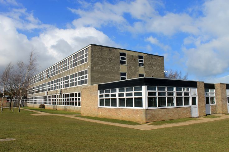 Secondary School, Mansfield, UK 1 Secondary School, Mansfield, UK