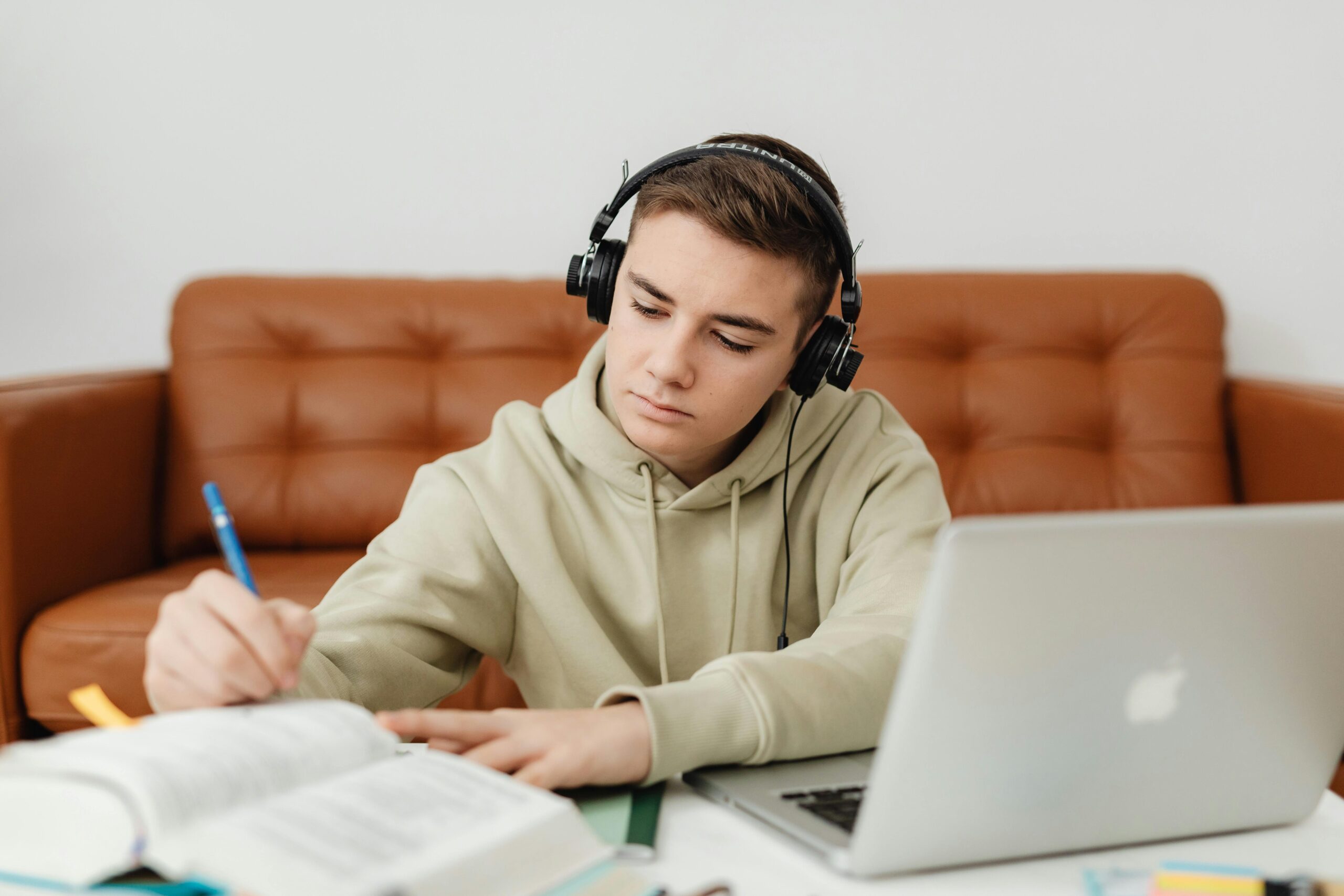 The Importance of GCSE Exams: Advancing Education in the Digital Age 8 The Importance of GCSE Exams: Advancing Education in the Digital Age